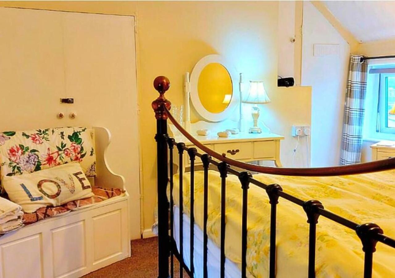 Romantic Lakeside Cottage By The Beach! With Super Cosy Log Burner! The Perfect Escape To Your Home From Home By The Sea! So Relaxing - You Won'T Want To Leave! Pet Friendly! Мейблторп Екстер'єр фото